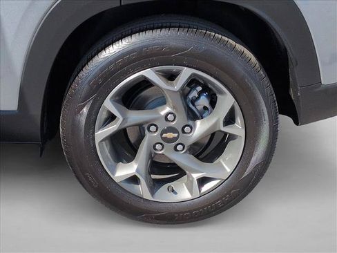 Used 2026 Chevrolet Trax LT w/ Driver Confidence Package FWD image 28