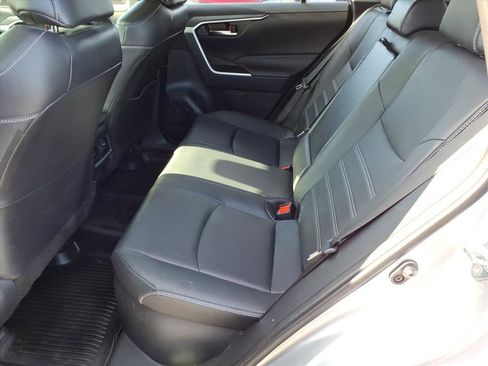 Used 2022 Toyota RAV4 XLE Premium AWD/4WD image 7