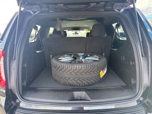 Used 2022 GMC Yukon XL SLE image 26