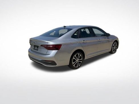 Used 2024 Volkswagen Jetta Sport FWD image 3