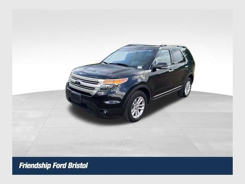 Used 2014 Ford Explorer XLT w/ Equipment Group 202A AWD/4WD image 1