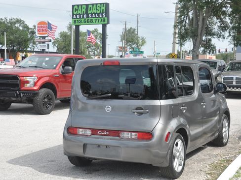 Used 2010 Nissan Cube 1.8 SL w/ Interior Designer Pkg FWD image 5