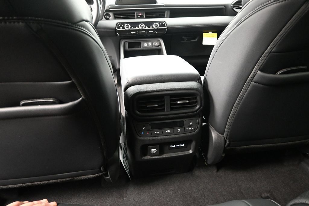 Used 2023 Honda Pilot Elite image 19