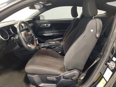 Used 2019 Ford Mustang Coupe RWD image 17
