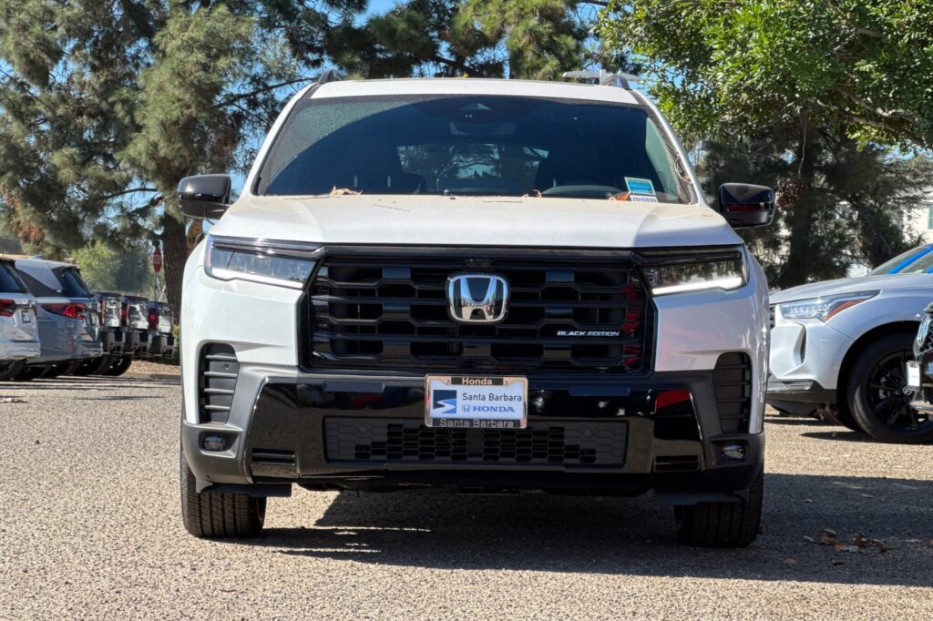 New 2026 Honda Pilot Black Edition image 9