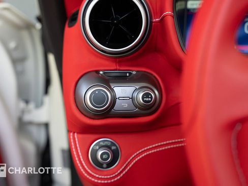 Used 2019 Ferrari Portofino image 28