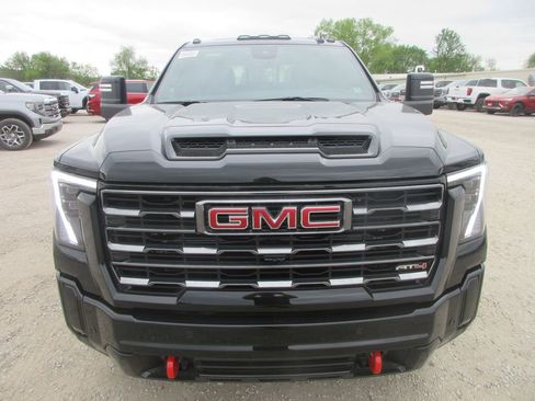 New 2026 GMC Sierra 2500 AT4 w/ AT4 Premium Plus Package AWD/4WD image 12