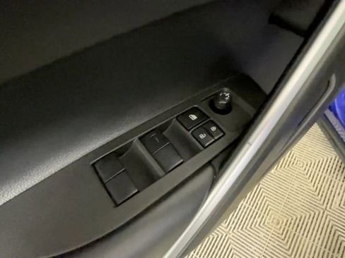 Used 2022 Toyota Corolla Cross LE FWD image 18