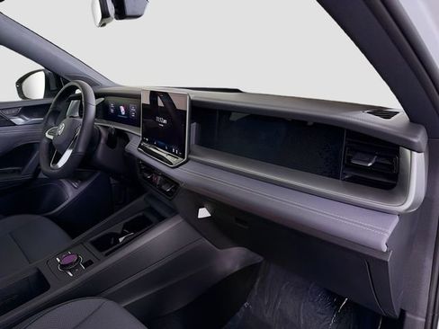 New 2026 Volkswagen Tiguan SE R-Line FWD image 30