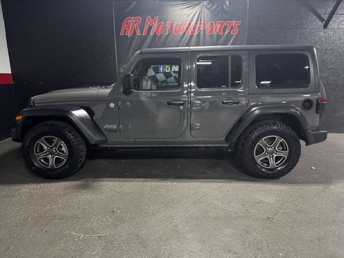 Used 2019 Jeep Wrangler Unlimited Sport S AWD/4WD image 2