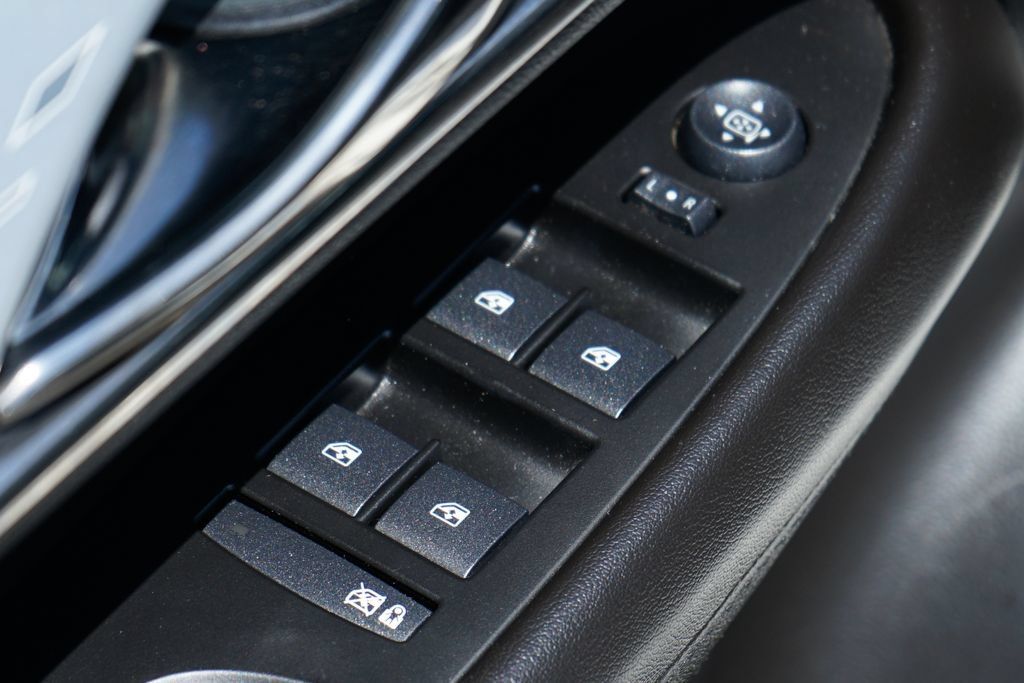 Used 2013 Cadillac ATS Luxury RWD image 18