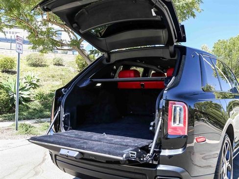 Used 2021 Rolls-Royce Cullinan Black Badge AWD/4WD image 56