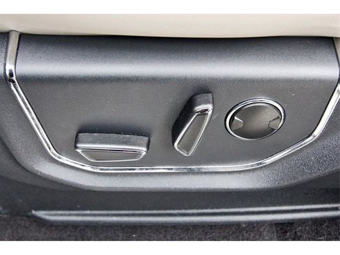 Used 2023 Ford Expedition Platinum image 26