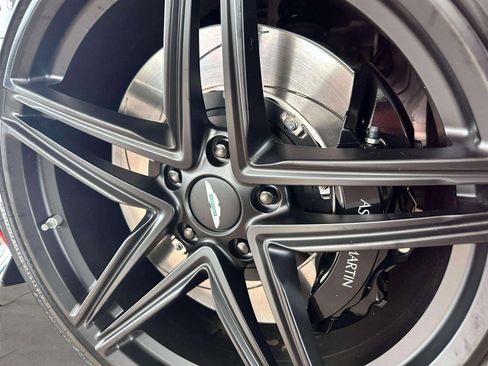 Used 2025 Aston Martin V8 Vantage Coupe image 8