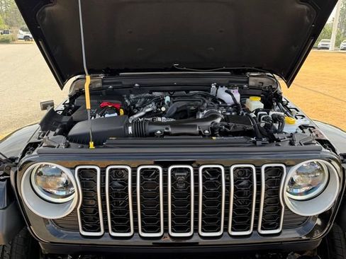 New 2026 Jeep Wrangler Unlimited Sahara AWD/4WD image 29