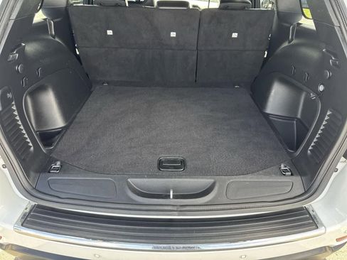 Used 2022 Jeep Grand Cherokee Limited image 35