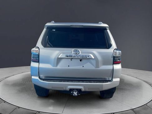 Used 2016 Toyota 4Runner SR5 Premium AWD/4WD image 4