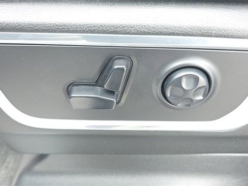 Used 2019 RAM 1500 Laramie image 15