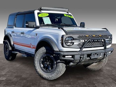 Used 2022 Ford Bronco Badlands image 11