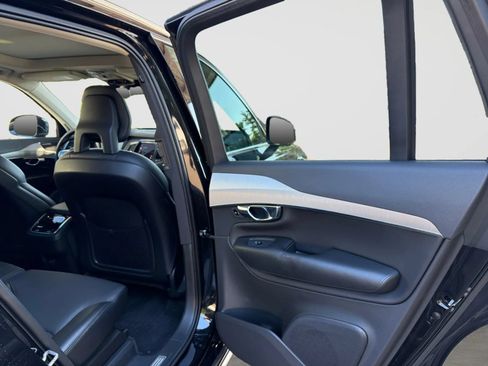 Used 2021 Volvo XC90 T5 Momentum w/ Climate Package AWD/4WD image 18