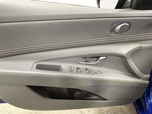 Certified 2025 Hyundai Elantra Sport FWD image 12