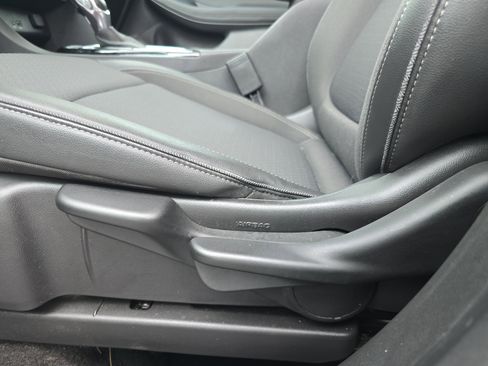 Used 2024 Buick Encore GX Preferred FWD image 13