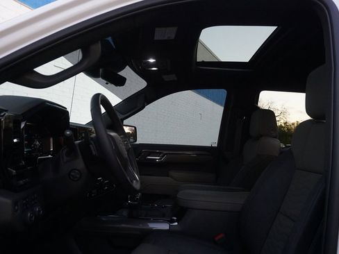 Certified 2025 Chevrolet Silverado 1500 ZR2 w/ Technology Package image 29