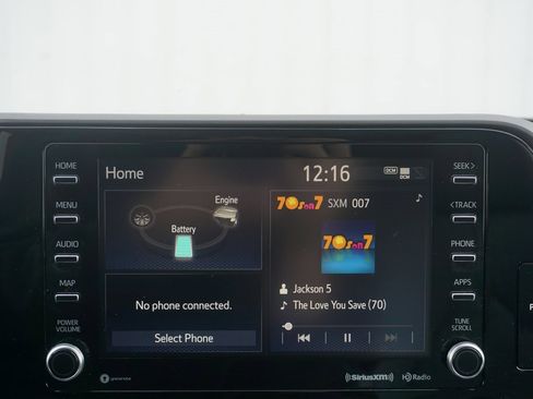 Used 2021 Toyota Highlander XLE image 12