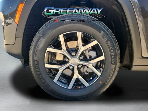 Used 2025 Jeep Grand Cherokee Limited RWD image 33