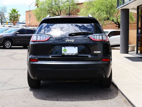 Used 2019 Jeep Cherokee Latitude w/ Popular Appearance Group FWD image 11