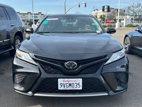 Used 2019 Toyota Camry XSE image 6