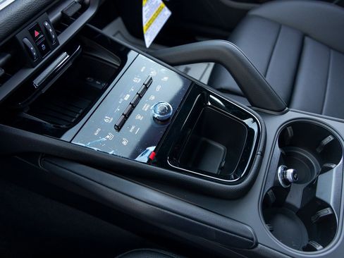 New 2026 Porsche Cayenne AWD/4WD image 38