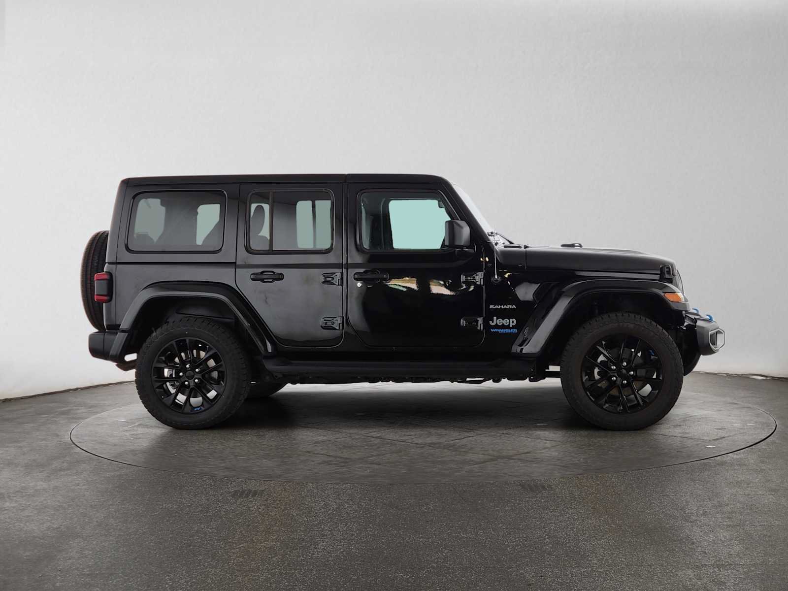 Used 2022 Jeep Wrangler Unlimited Sahara AWD/4WD image 2