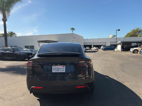 Used 2025 Tesla Model X image 5