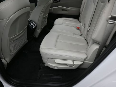 Used 2024 Kia Sorento S w/ Panoramic Sunroof Package FWD image 37