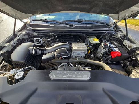 Used 2022 Jeep Wagoneer Series III w/ Flexible Seating Group image 40