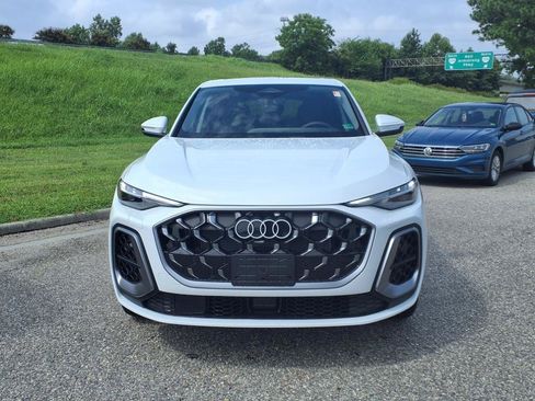 Used 2025 Audi Q5 Premium Plus AWD/4WD image 2