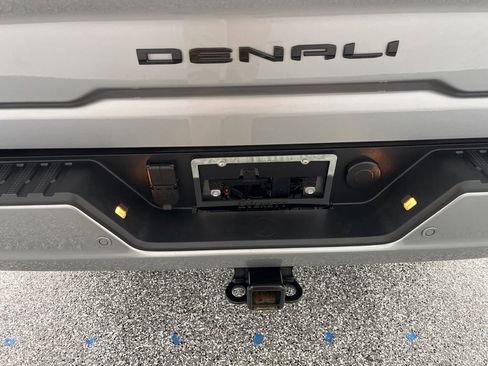 Used 2025 GMC Sierra 2500 Denali Ultimate AWD/4WD image 4