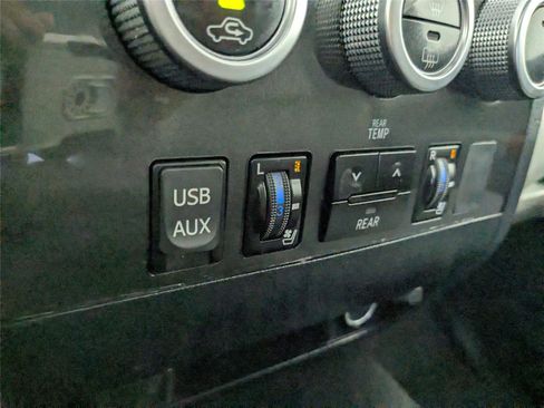 Used 2018 Toyota Sequoia Platinum image 22