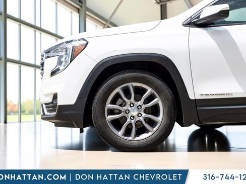 Used 2023 GMC Terrain SLT FWD image 30