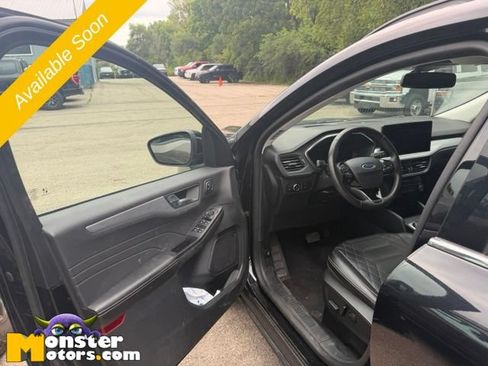 Used 2023 Ford Escape Platinum w/ Premium Technology Package AWD/4WD image 8