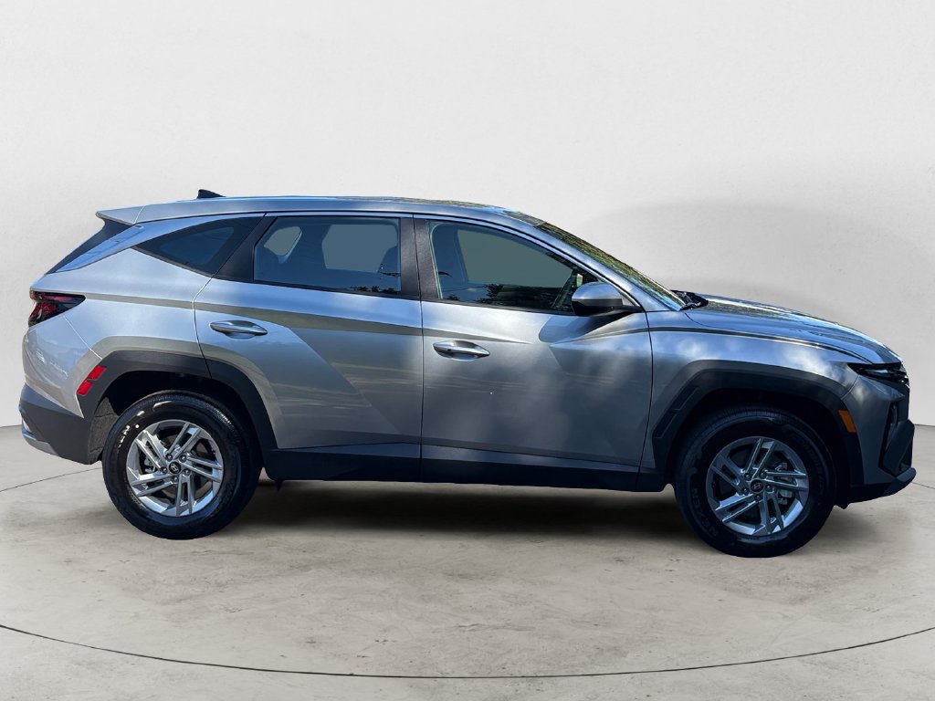 Used 2026 Hyundai Tucson SE AWD/4WD image 4