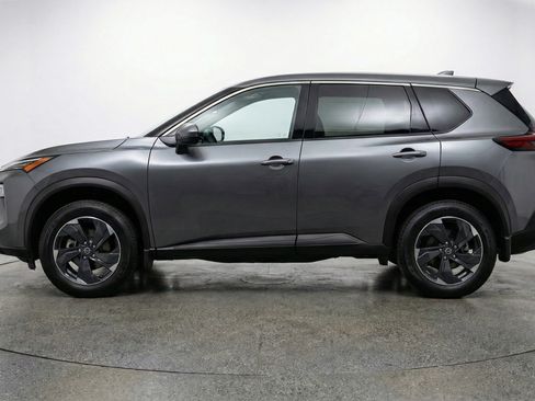 Used 2025 Nissan Rogue SV image 5