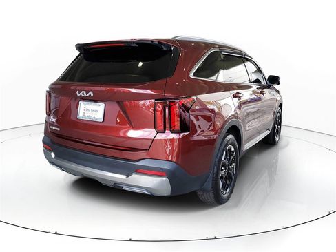 Certified 2025 Kia Sorento S image 6