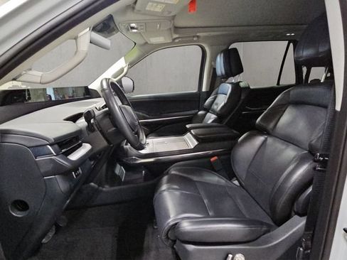 Used 2025 Lincoln Navigator L Reserve AWD/4WD image 16