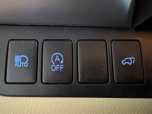 Used 2017 Toyota Highlander XLE image 16