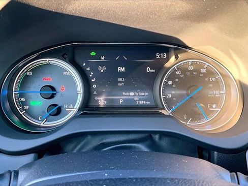 Used 2022 Toyota Venza XLE image 15