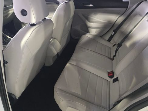 Used 2023 Volkswagen Jetta SE w/ Panoramic Sunroof Package FWD image 11