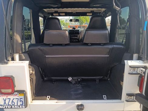 Used 2004 Jeep Wrangler 4WD image 9
