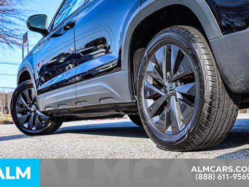 Used 2024 Volkswagen Taos S image 15